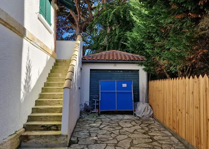 Bagatelle A 300m De La Centrale, 3 Nyaraló