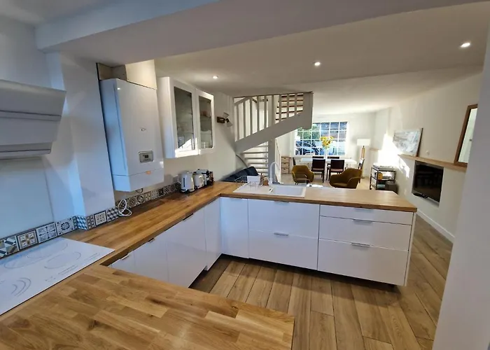 Bagatelle A 300m De La Centrale, 3 بيت للعطل