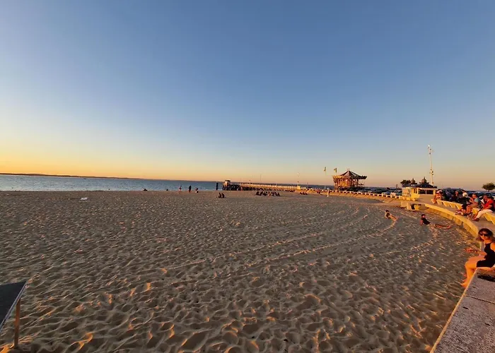 Bagatelle A 300m De La Centrale, 3 آركاشو