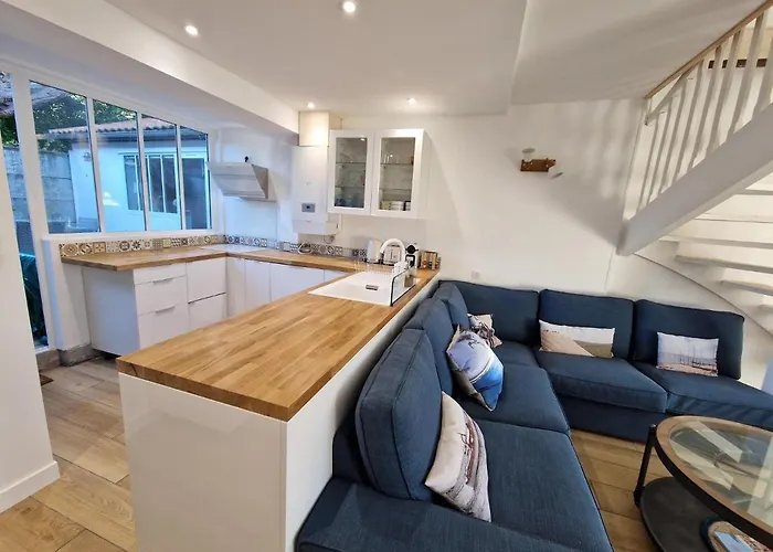 Bagatelle A 300m De La Centrale, 3 بيت للعطل