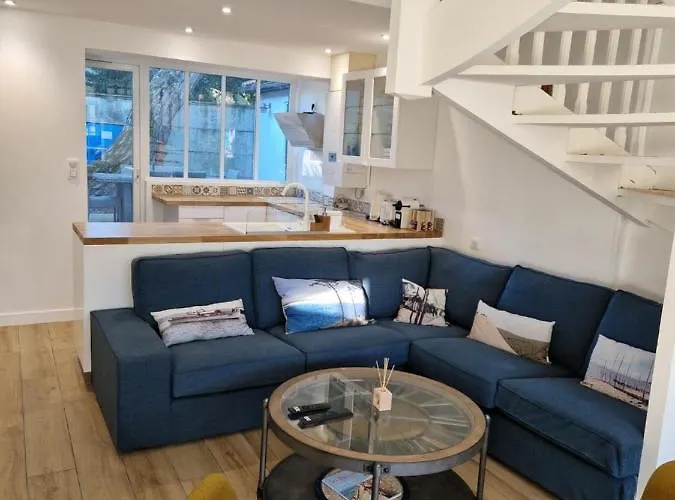 Bagatelle A 300m De La Centrale, 3 *