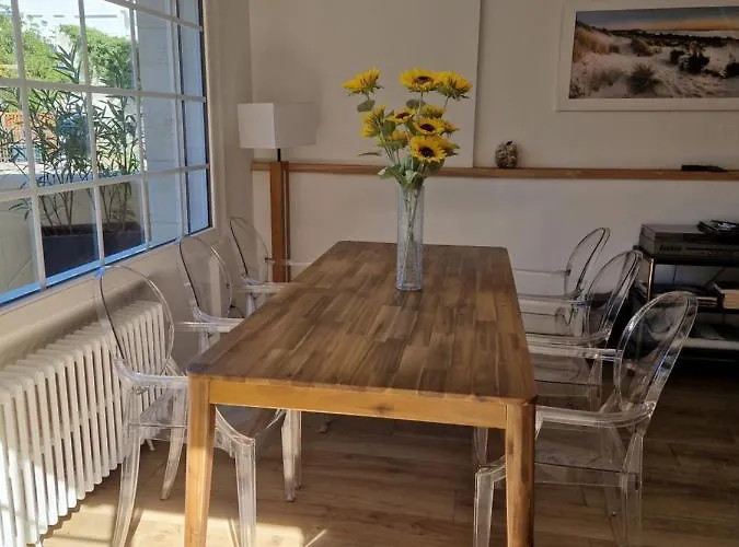 Bagatelle A 300m De La Centrale, 3 آركاشو