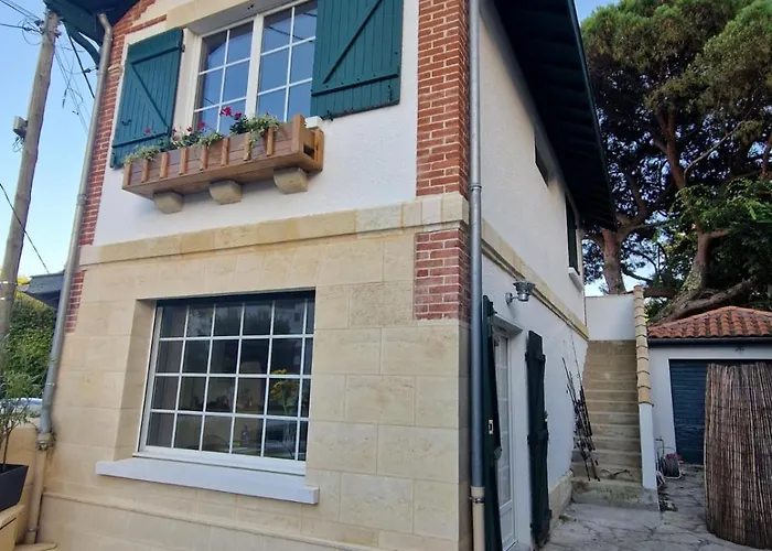 Bagatelle A 300m De La Centrale, 3 * آركاشو